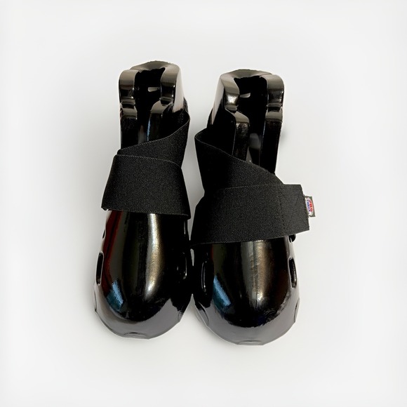 AWMA Inc Shoes - New Pro Force Lightning Kicks Sparring Footgear-Shoes / Size Small 7 - 7.5 Black